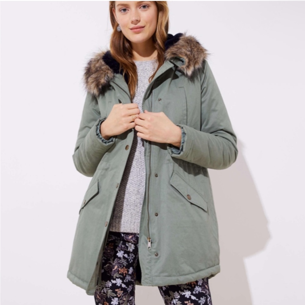 LOFT EUC Faux Fur Lined Parka